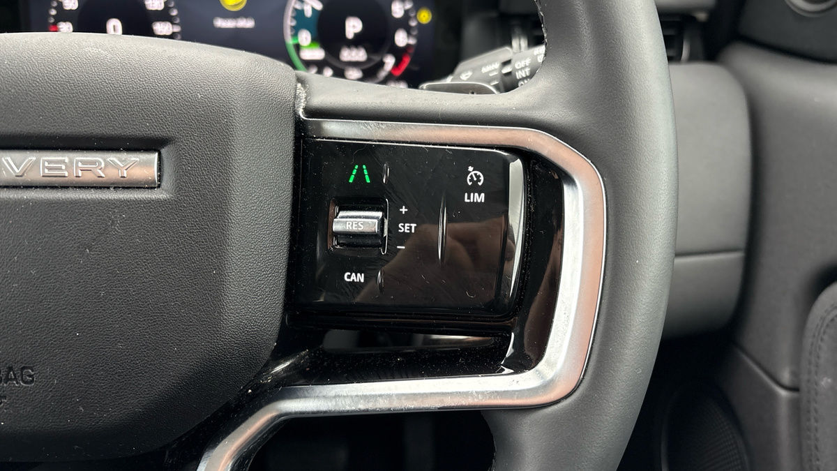 Land Rover Discovery Sport Image 14