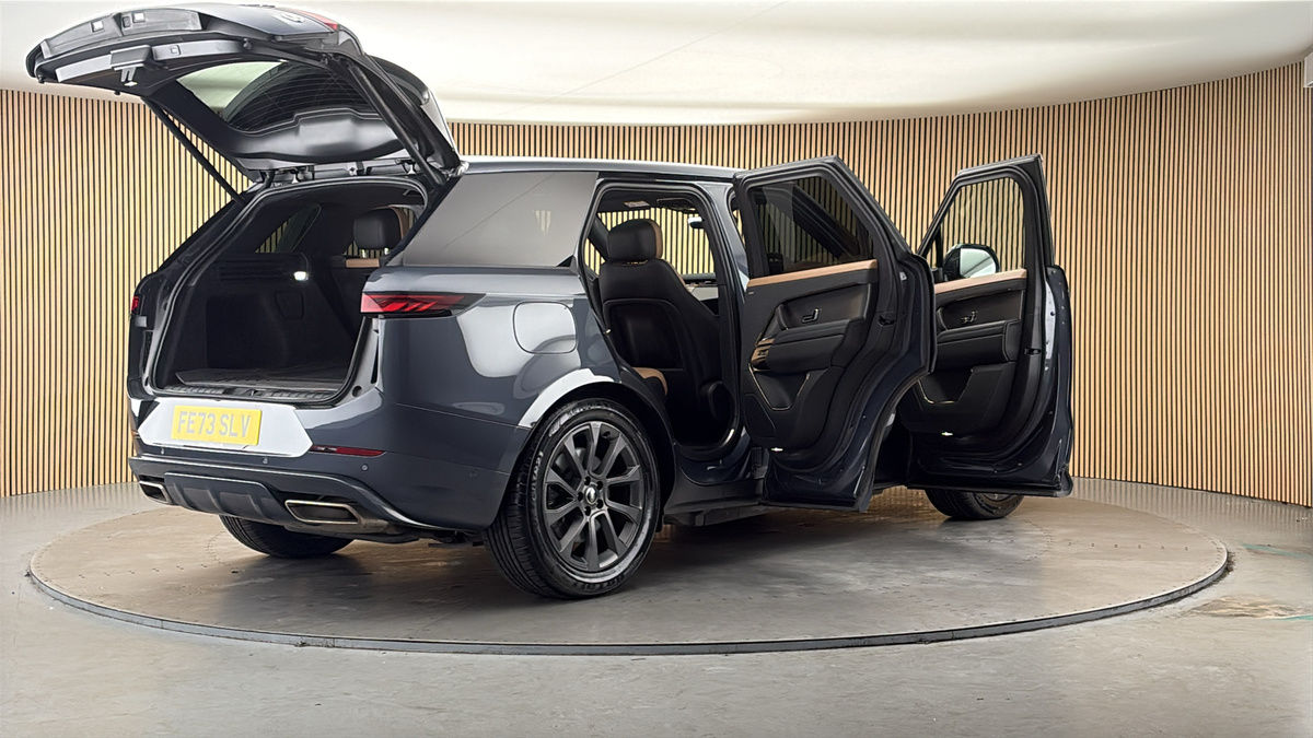 More views of Land Rover Range Rover Sport