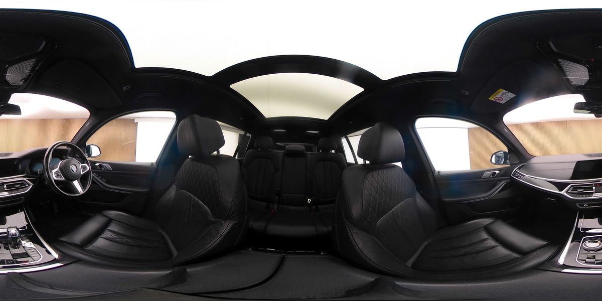 More views of BMW X7