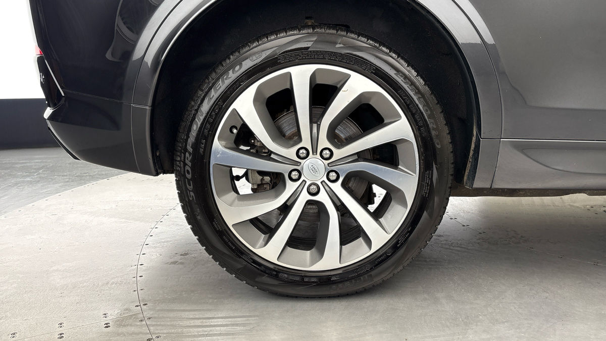 Land Rover Discovery Sport Image 10