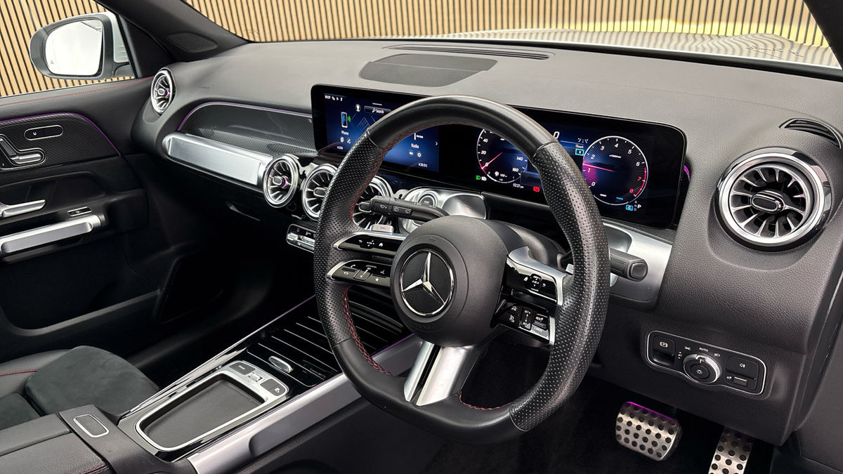 Mercedes-Benz GLB Image 5