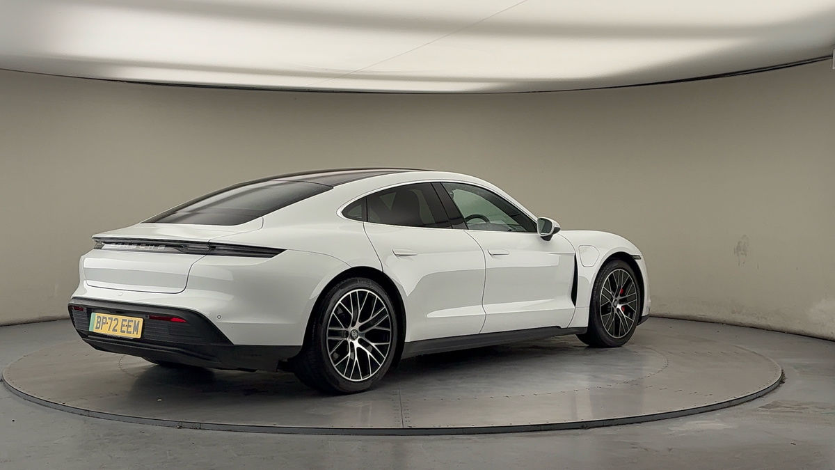 Porsche Taycan Image 21