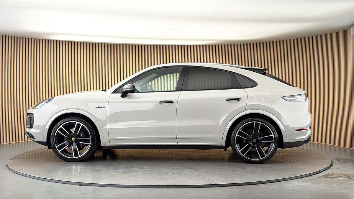 More views of Porsche Cayenne