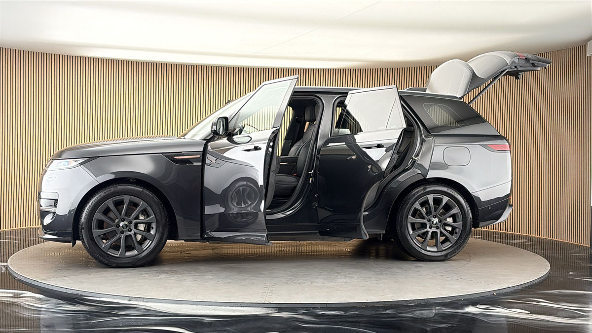 More views of Land Rover Range Rover Sport