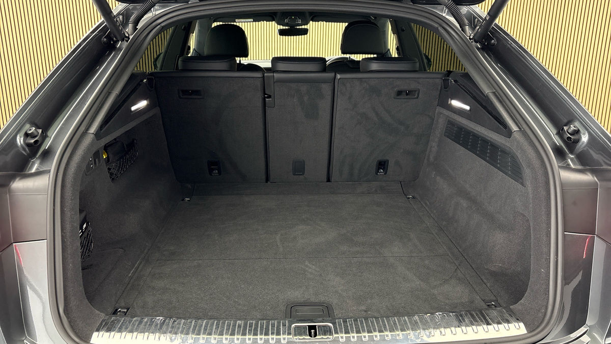 Audi Q8 Image 11