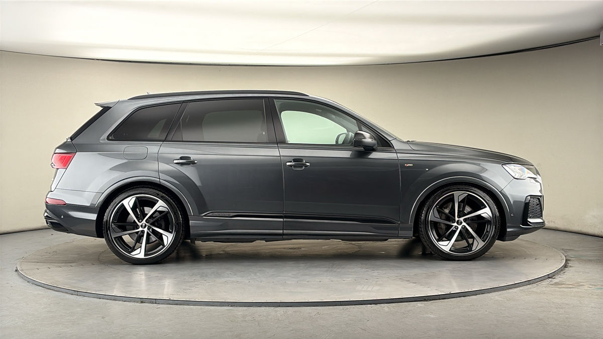 Audi Q7 Image 16