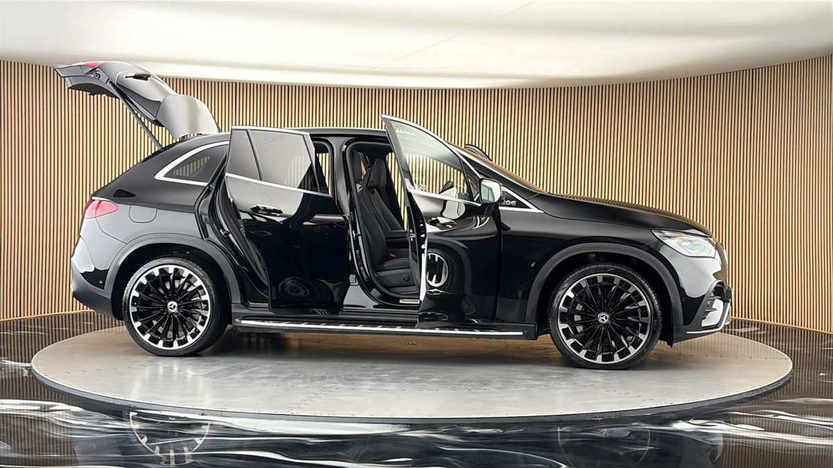More views of Mercedes-Benz EQE