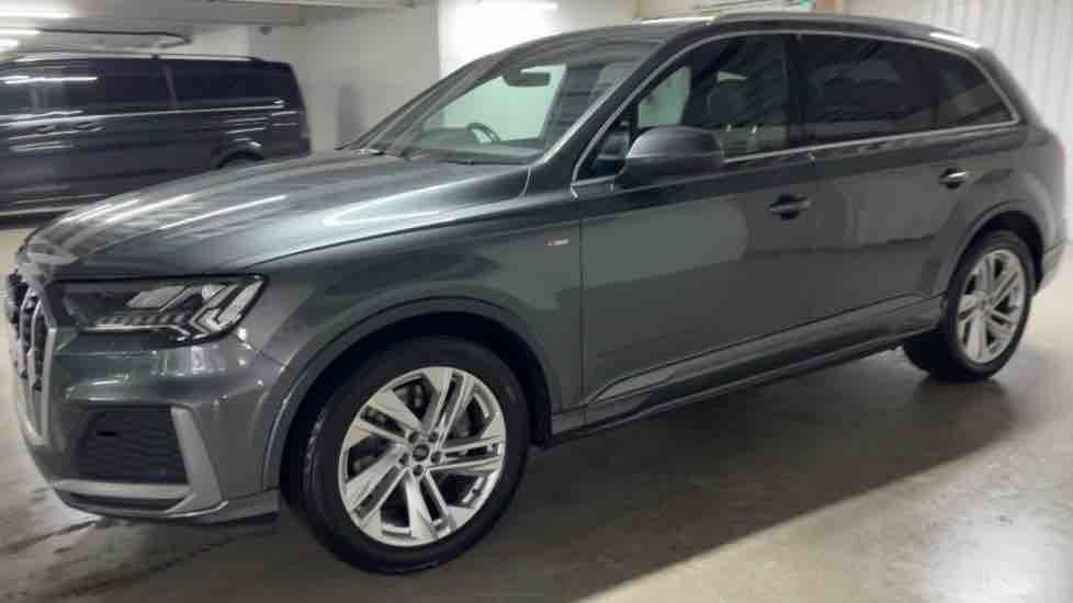 More views of Audi Q7
