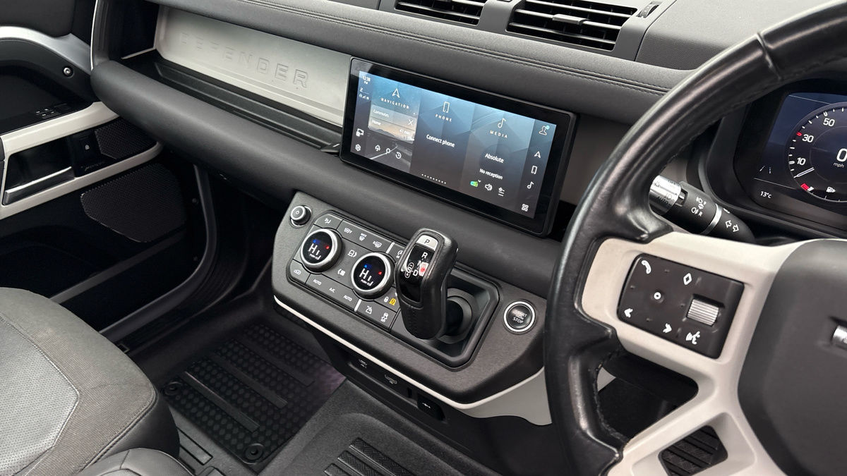 Land Rover Defender 90 Image 18