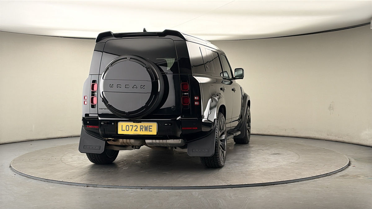 More views of Land Rover Defender 110