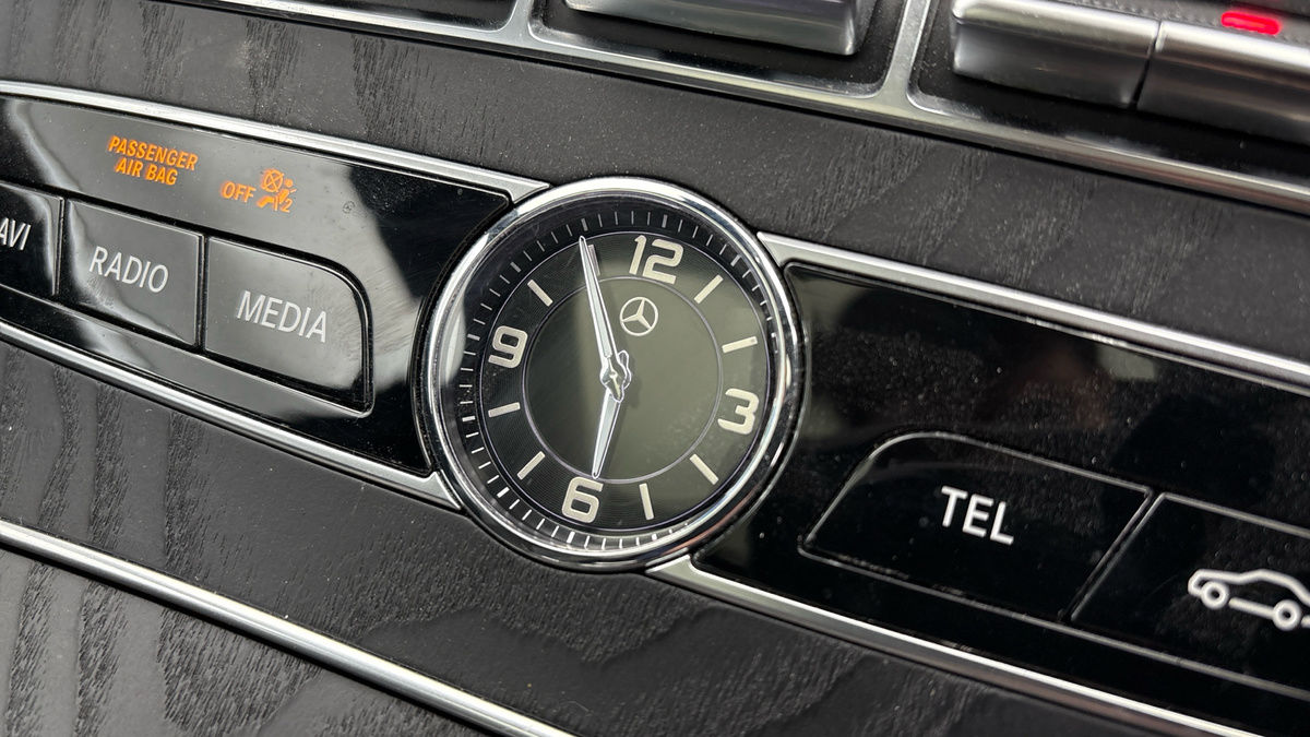 Mercedes-Benz E Class Image 25