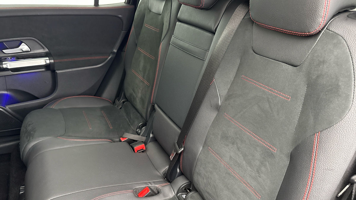 Mercedes-Benz GLB Image 8