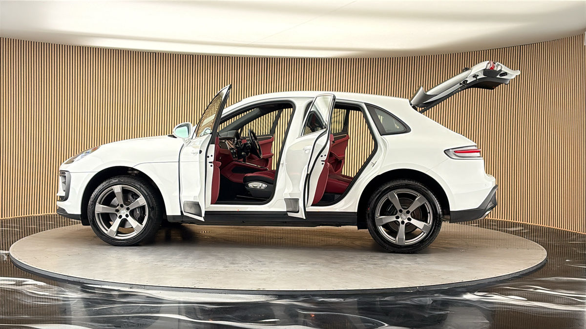 More views of Porsche Macan