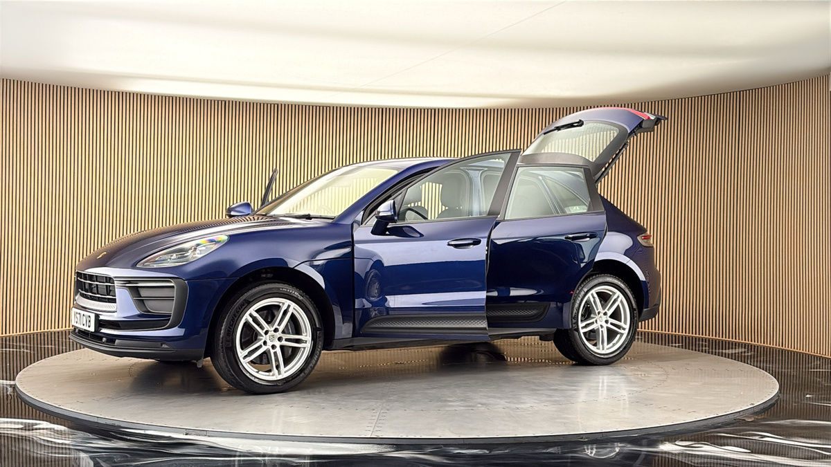 More views of Porsche Macan