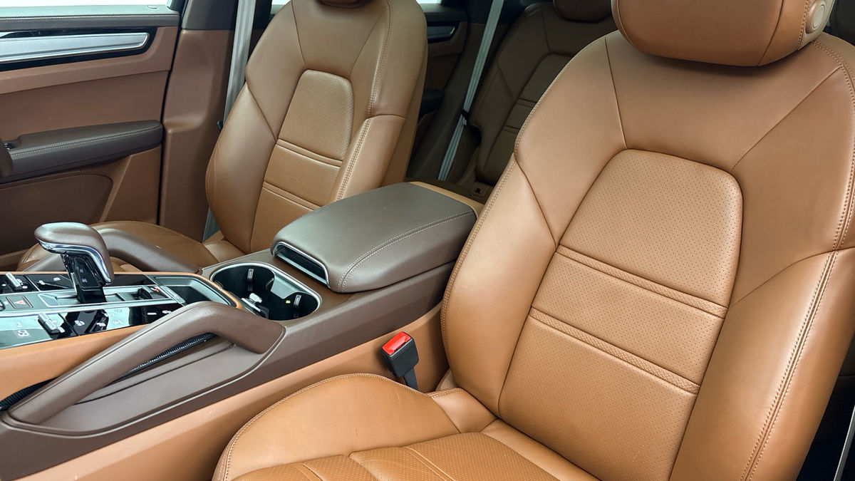 Porsche Cayenne Image 7
