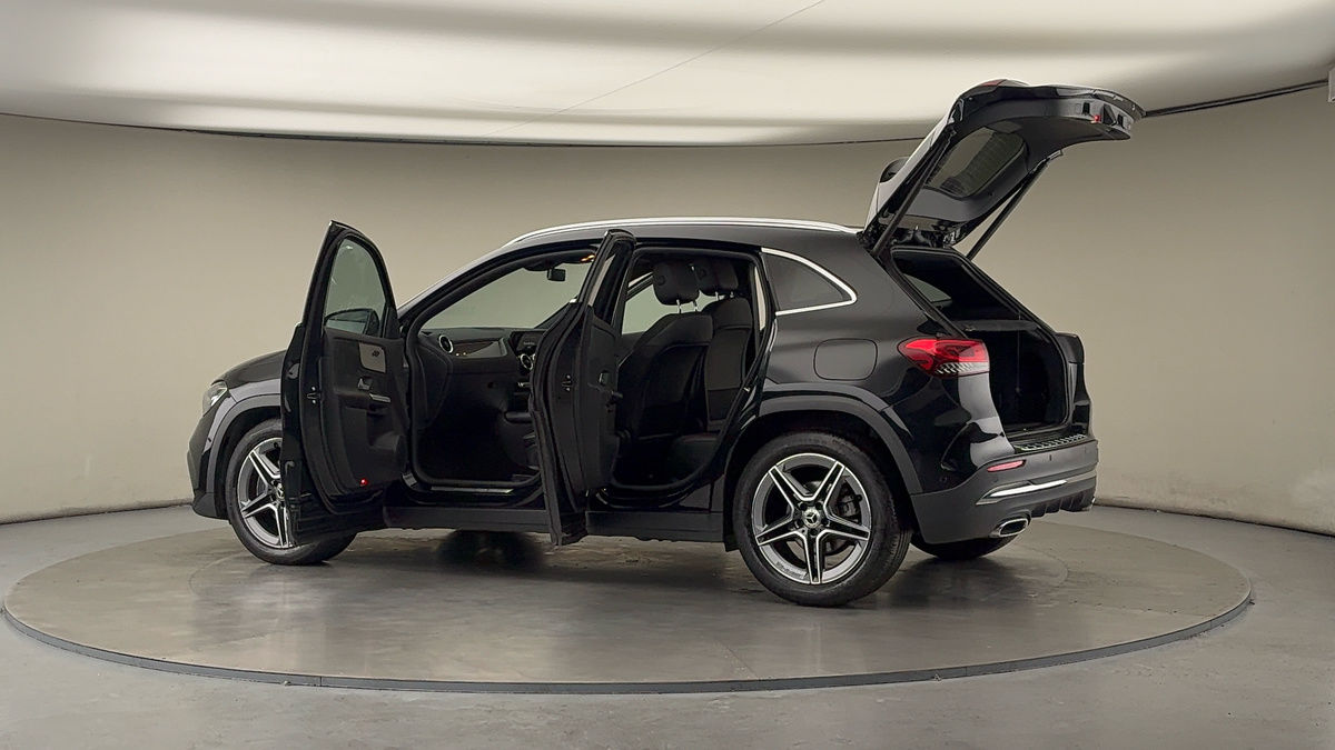 More views of Mercedes-Benz GLA