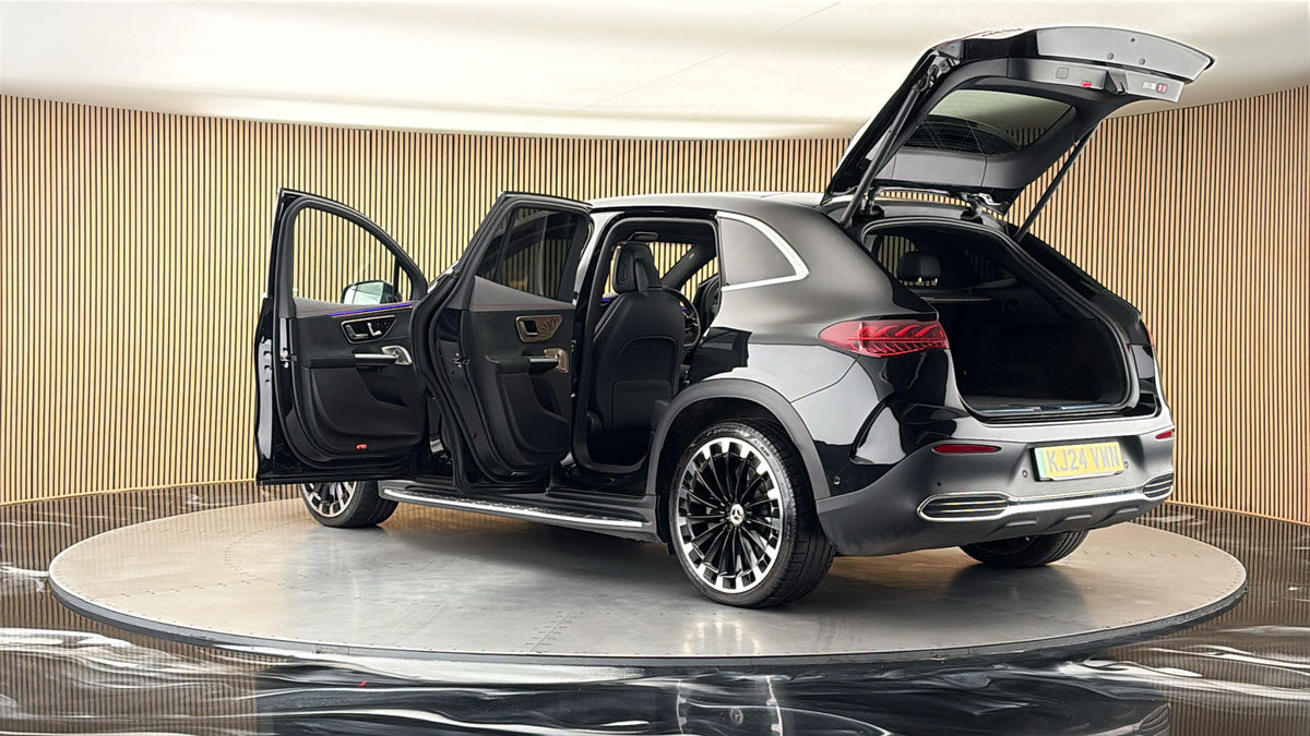 More views of Mercedes-Benz EQE