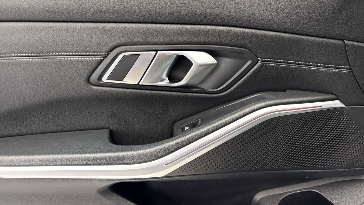 BMW 3 Series Image 19