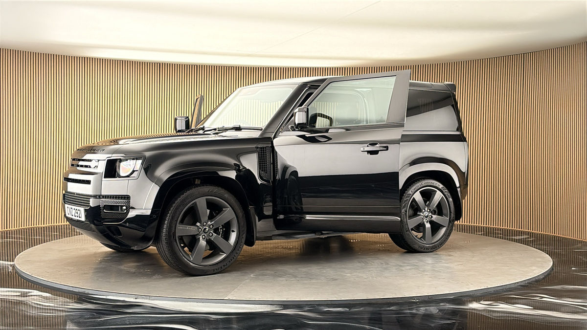 More views of Land Rover Defender 90