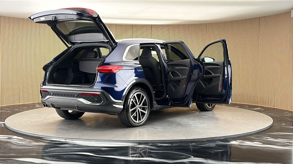 More views of Audi Q5