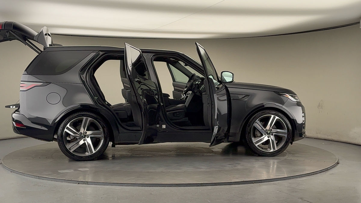 More views of Land Rover Discovery