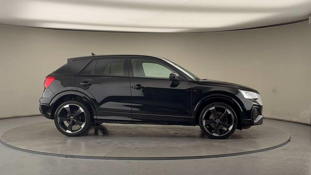 More views of Audi Q2