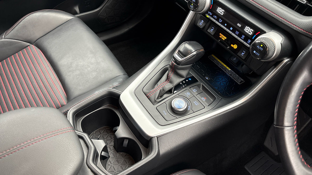 Toyota RAV4 Image 18