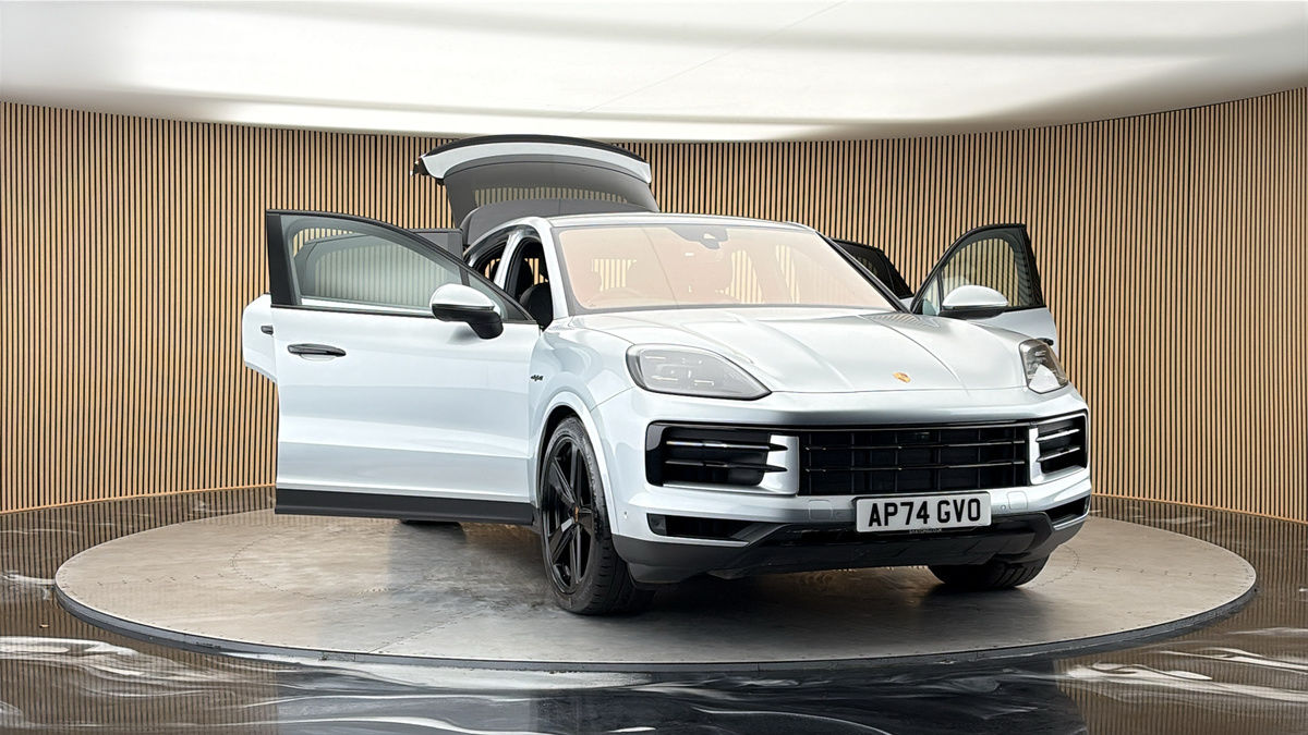 More views of Porsche Cayenne