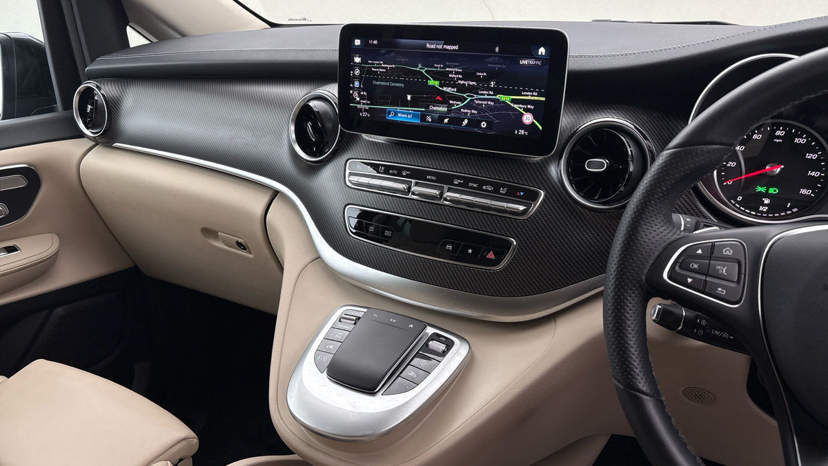 Mercedes-Benz V Class Image 24