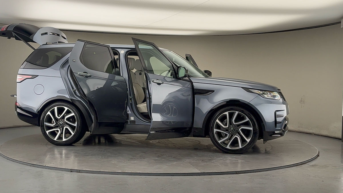More views of Land Rover Discovery