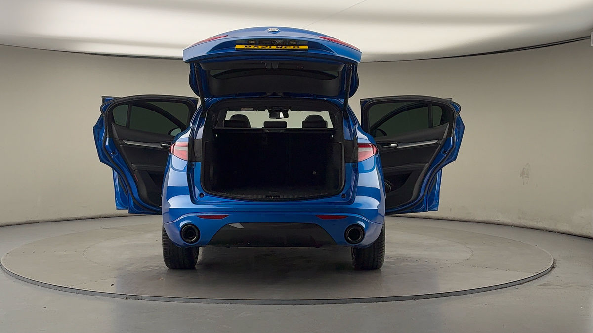 More views of Alfa Romeo Stelvio