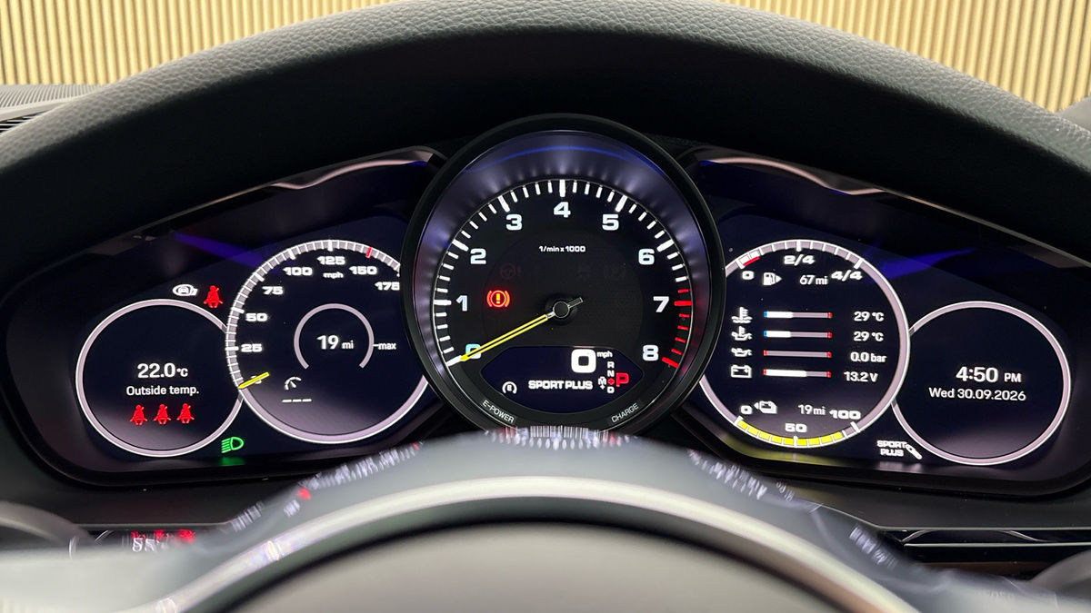 Porsche Cayenne Image 37