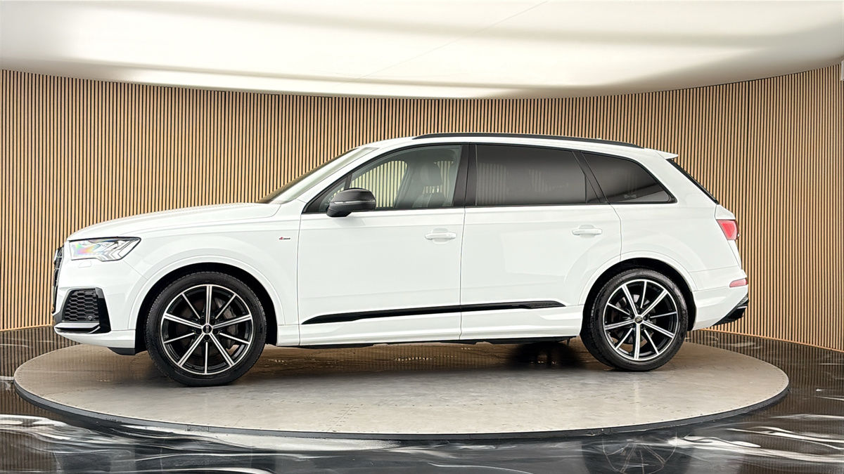 More views of Audi Q7