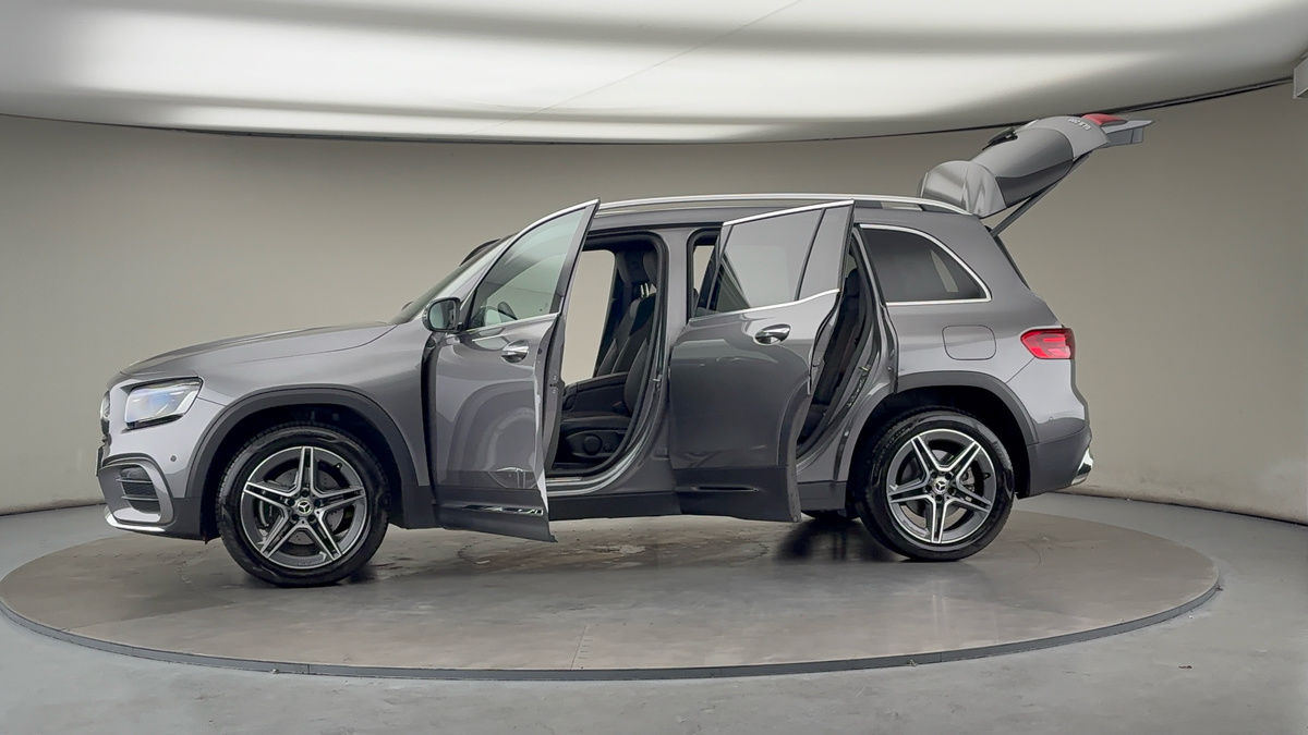 More views of Mercedes-Benz GLB