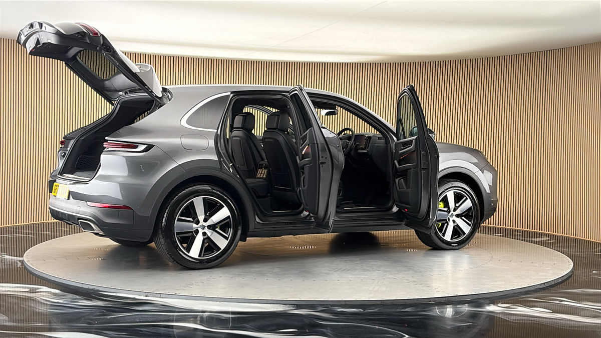 More views of Porsche Cayenne