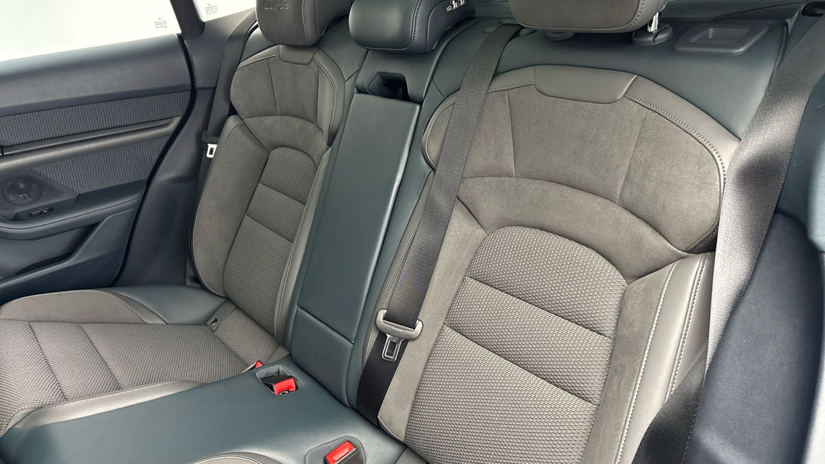 Porsche Taycan Image 8