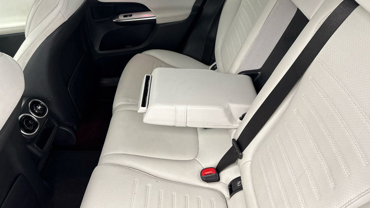 Mercedes-Benz GLC Image 9