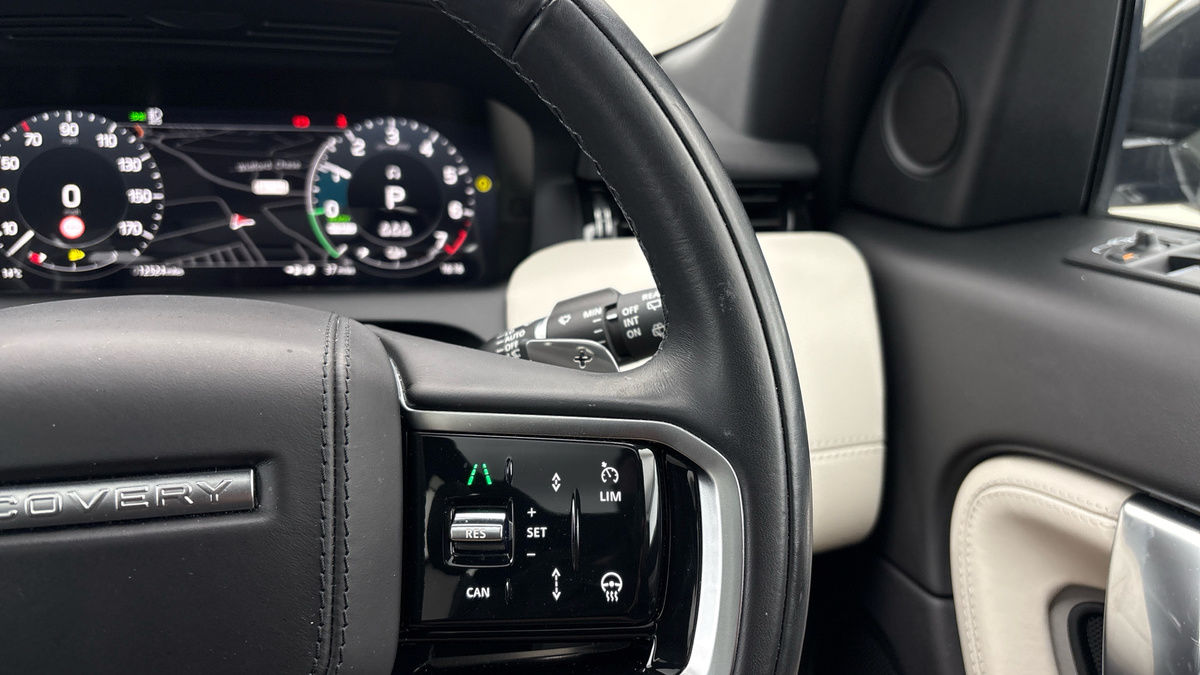 Land Rover Discovery Sport Image 14