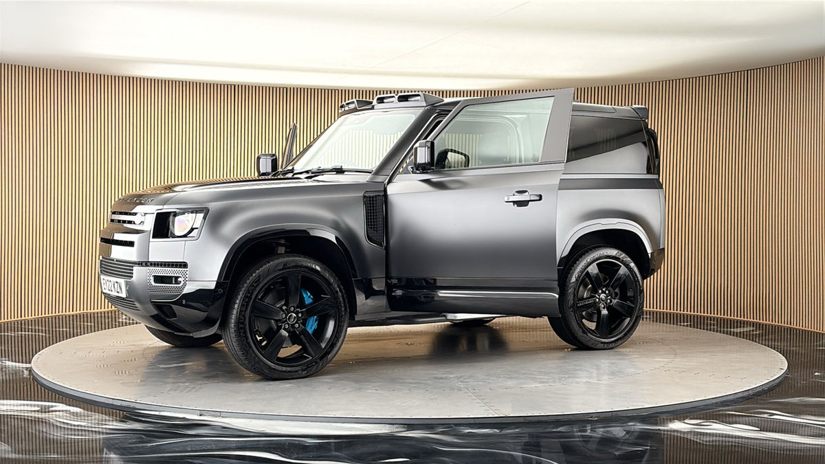 More views of Land Rover Defender 90