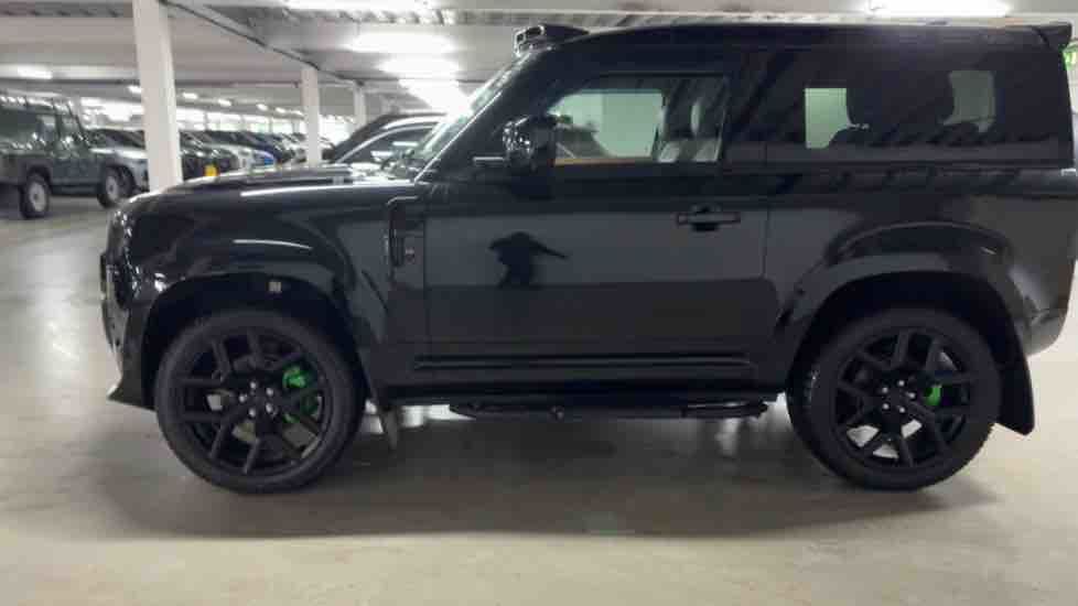 More views of Land Rover Defender 90