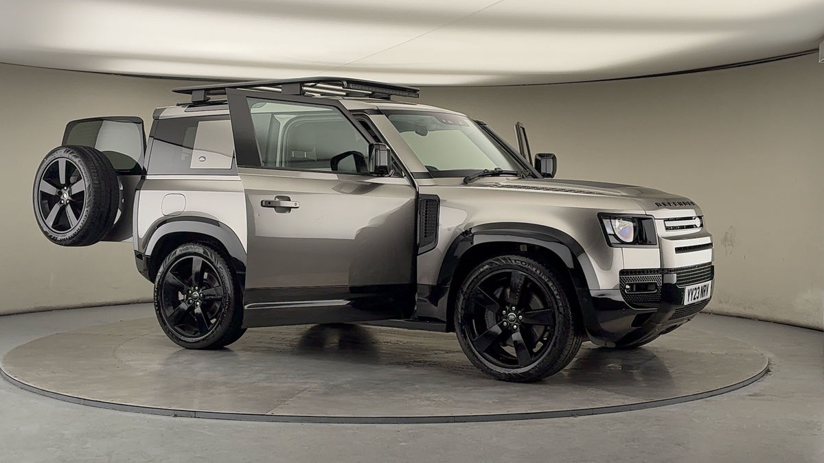 More views of Land Rover Defender 90