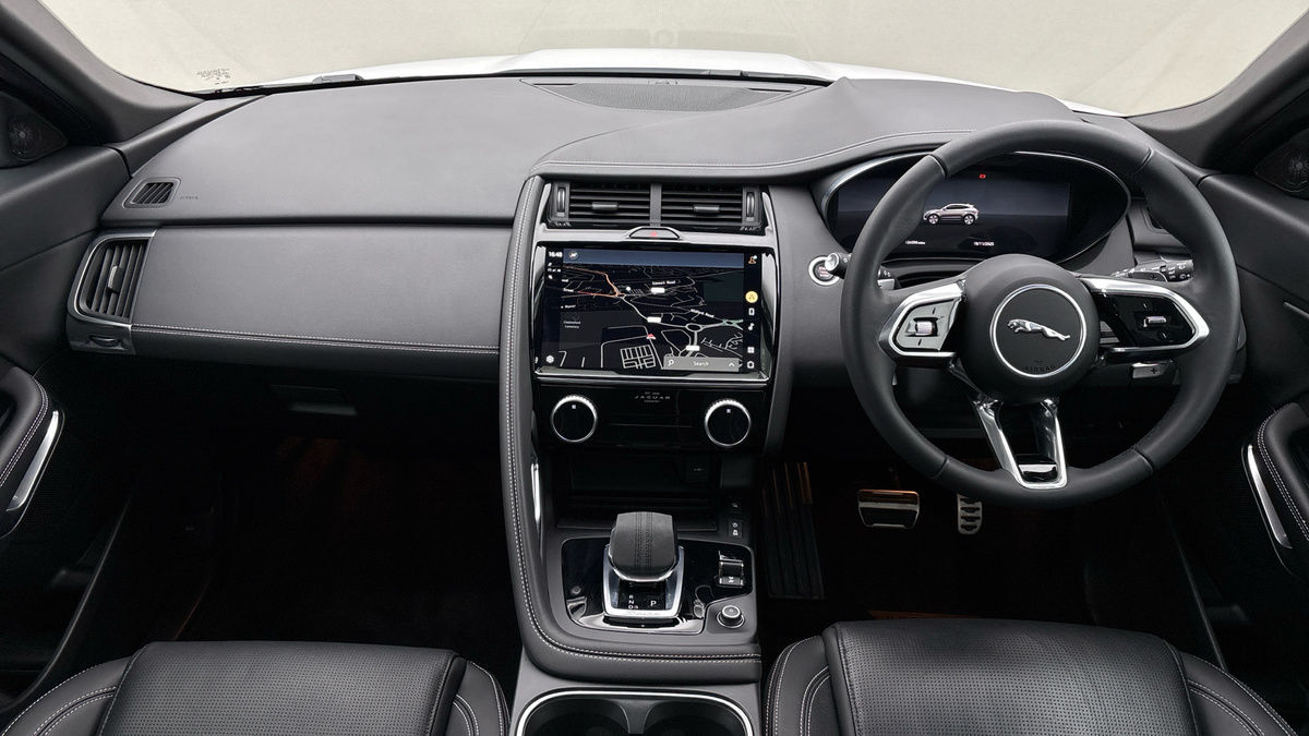 Jaguar E-PACE Image 23