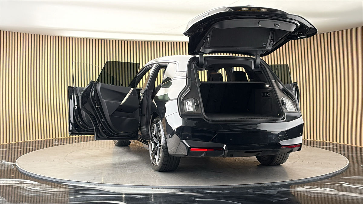 More views of BMW iX