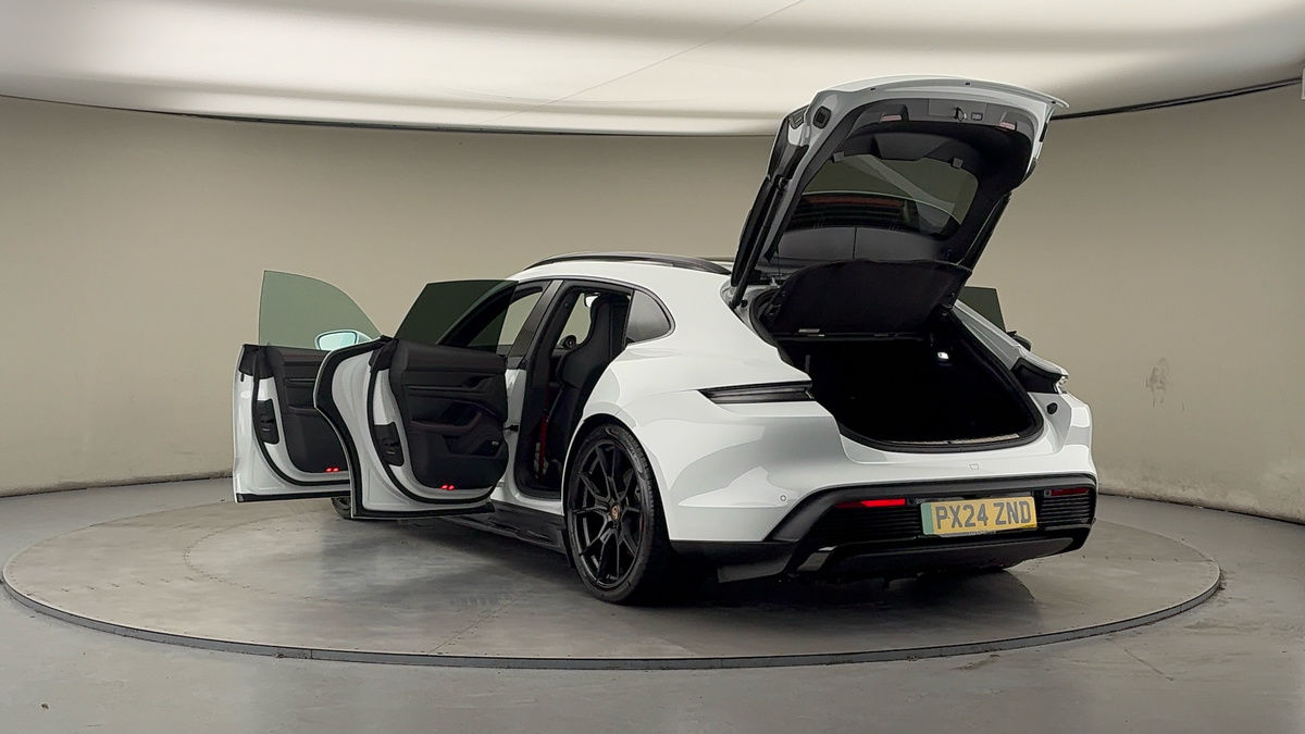 Porsche Taycan Image 23