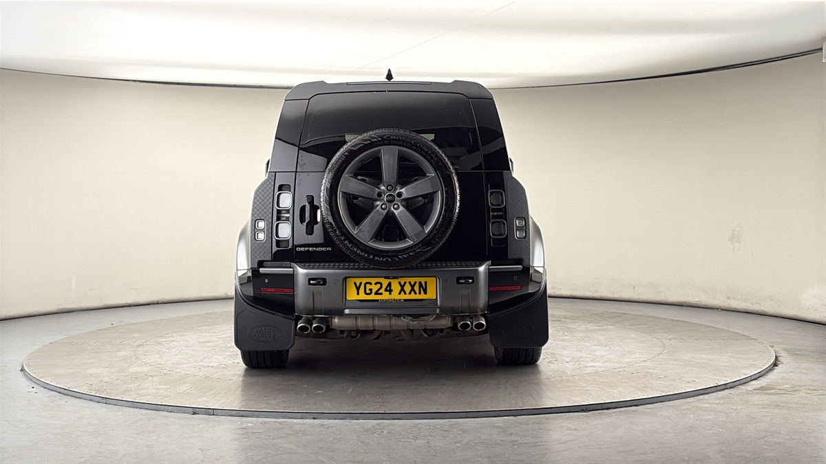 Land Rover Defender 110 Image 4