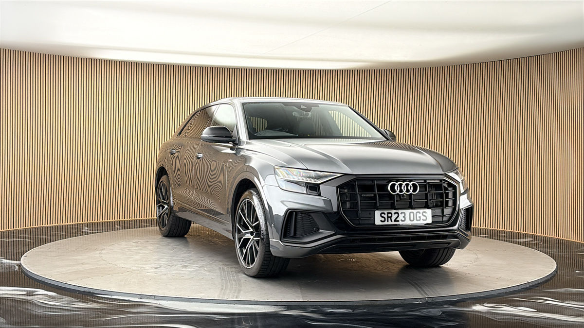 More views of Audi Q8