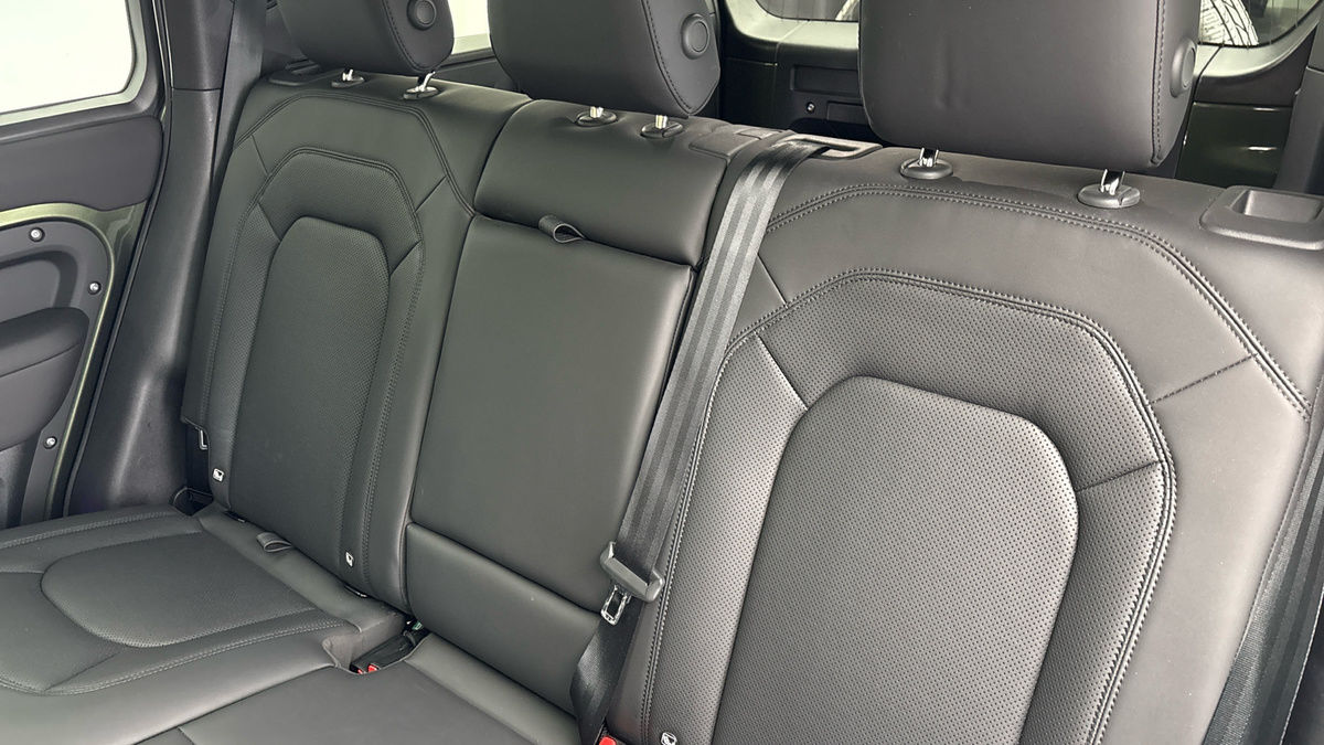 Land Rover Defender 110 Urban Image 8