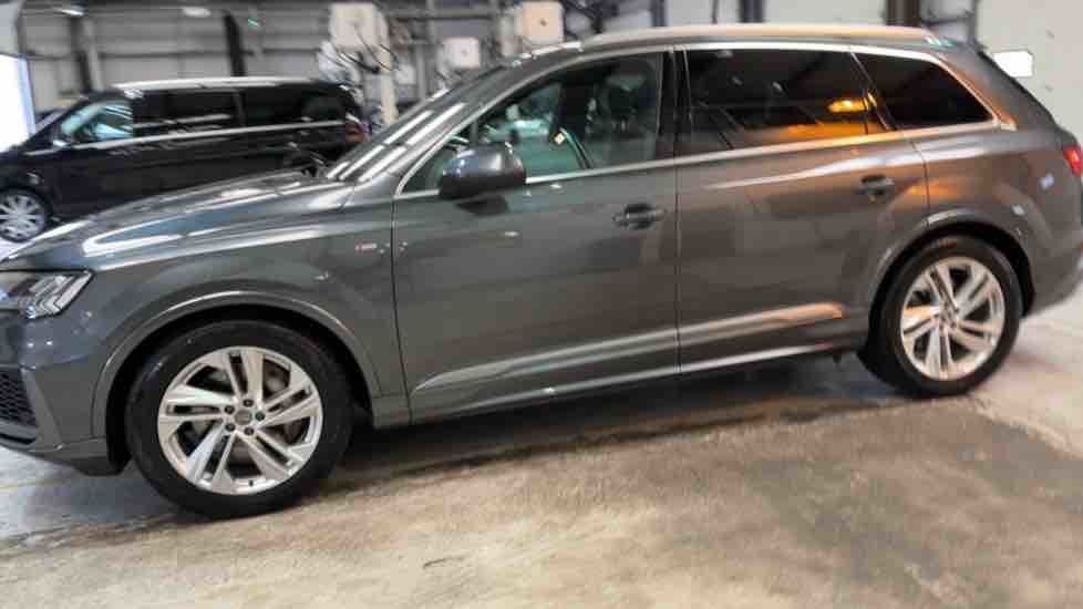 More views of Audi Q7