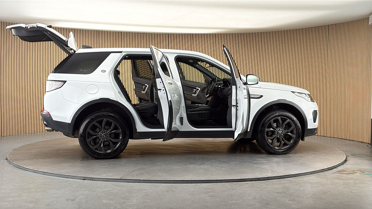 More views of Land Rover Discovery Sport