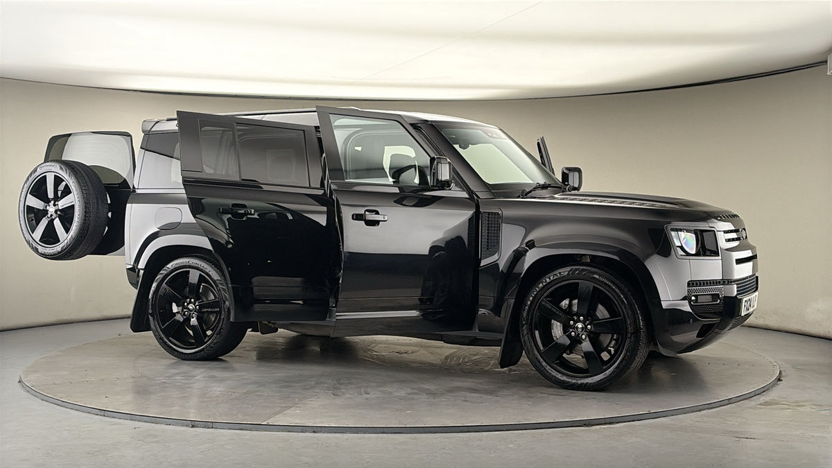 More views of Land Rover Defender 110